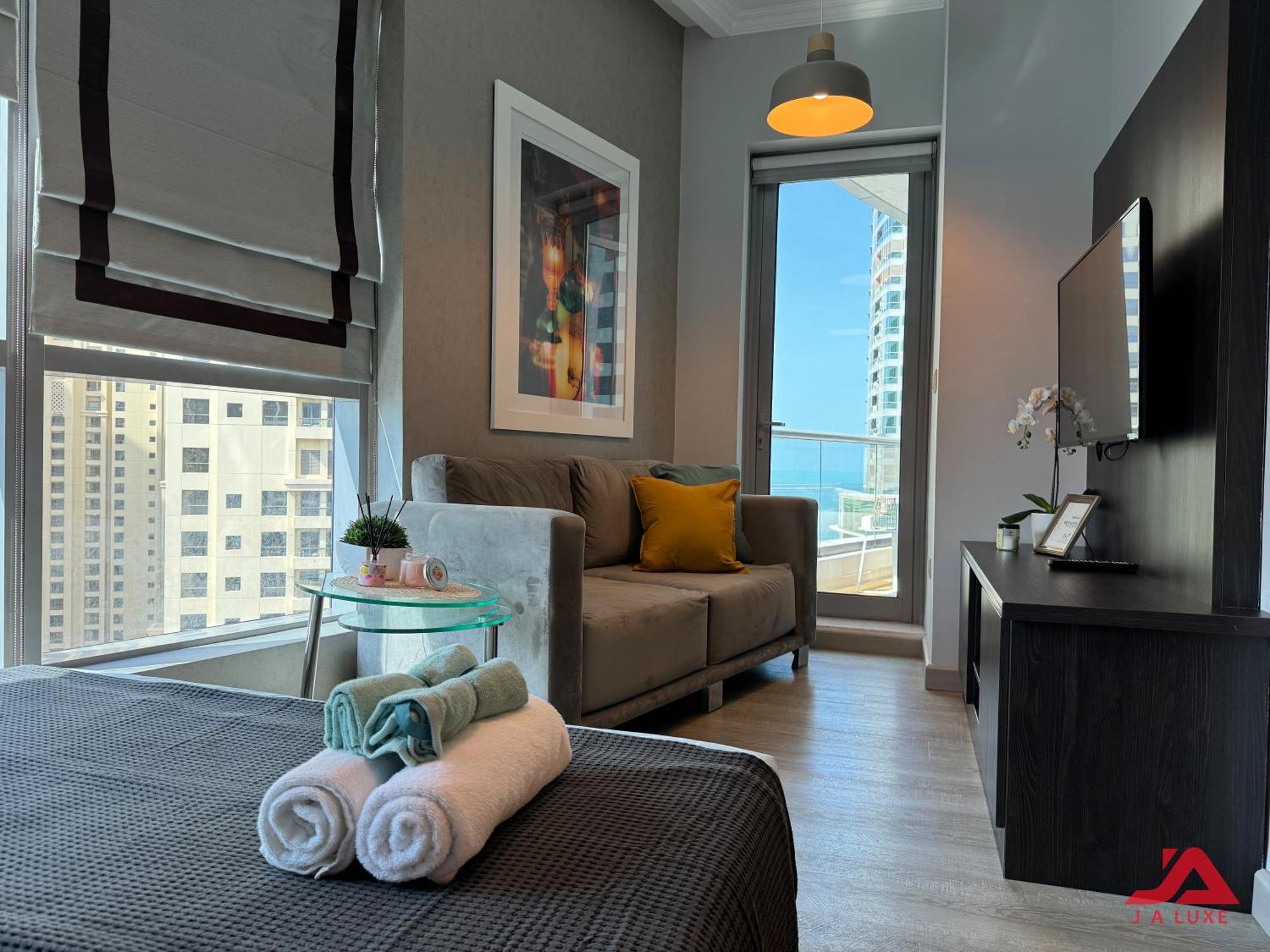 Cozy Marina & Sea View Apt In Bay Central Tower Dubai Marina With Modern Gym & Pool, Steps To Beach & Metro Dış mekan fotoğraf