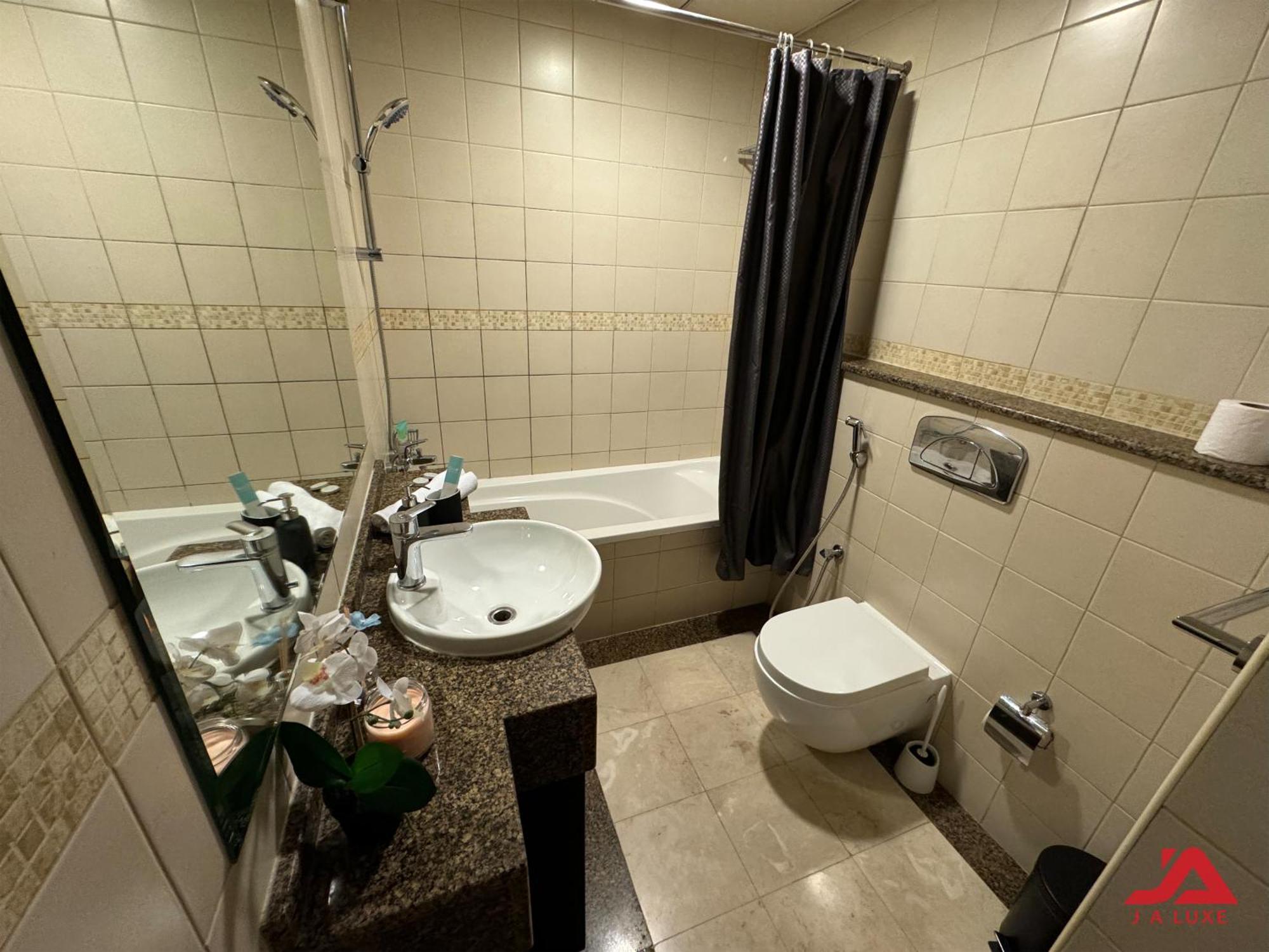 Cozy Marina & Sea View Apt In Bay Central Tower Dubai Marina With Modern Gym & Pool, Steps To Beach & Metro Dış mekan fotoğraf