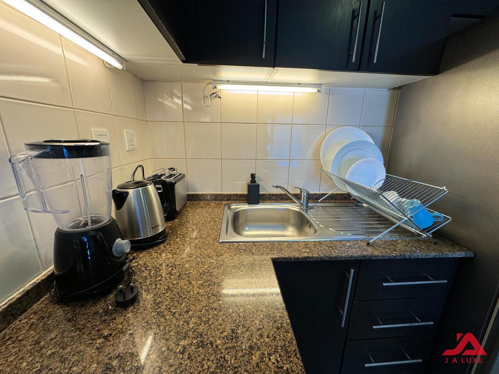 Cozy Marina & Sea View Apt In Bay Central Tower Dubai Marina With Modern Gym & Pool, Steps To Beach & Metro Dış mekan fotoğraf