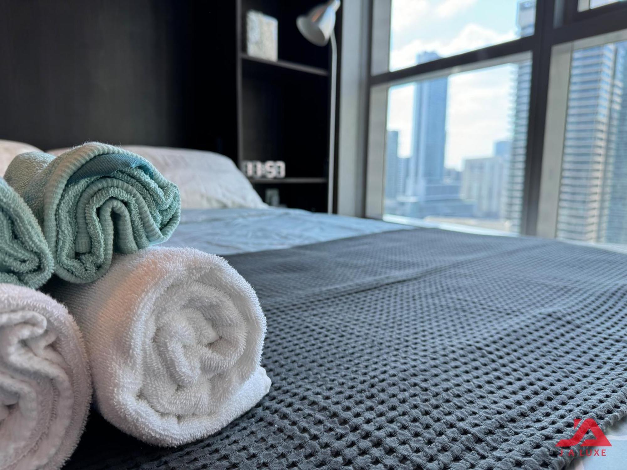 Cozy Marina & Sea View Apt In Bay Central Tower Dubai Marina With Modern Gym & Pool, Steps To Beach & Metro Dış mekan fotoğraf